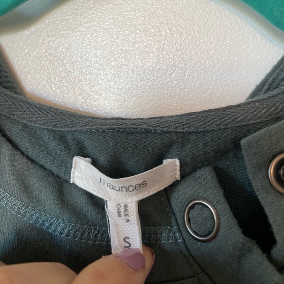 Maurice’s hooded sweater size women’s small - Picture 3 of 5